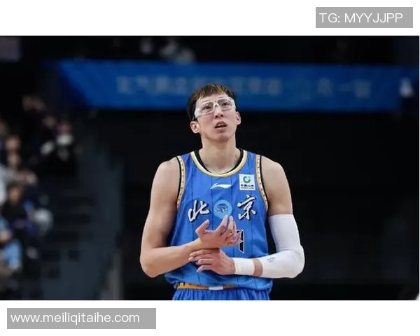 周琦在国际赛场的崛起与挑战：从青涩新秀到篮球巨星的成长之路